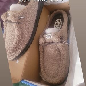 Hey Dude Beige Fleece Slip-On Shoes Sz 10..New